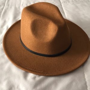 Wide brim wool Fedora